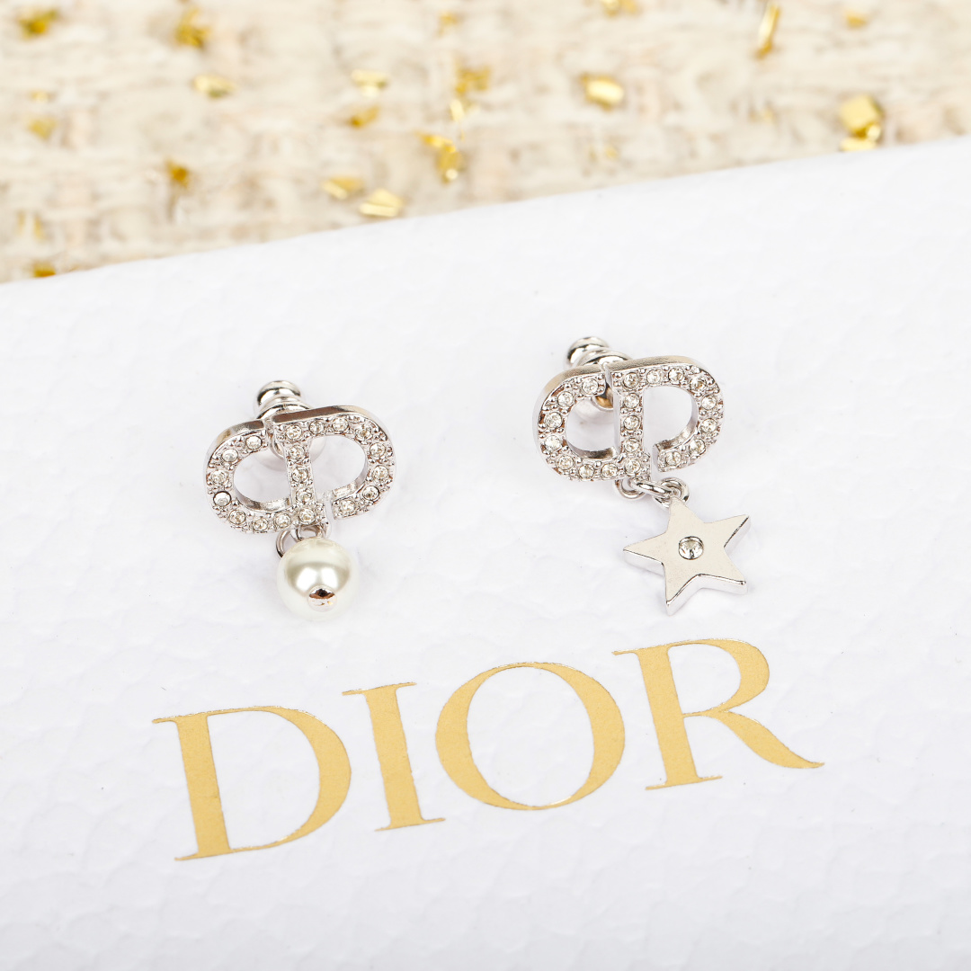 Dior star pearl earrings