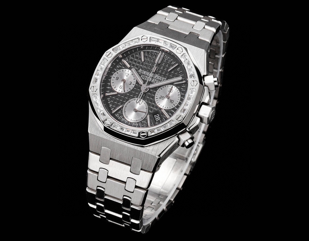 Audemars piguet Royal Oak series 26715BC.ZZ.1356BC.01