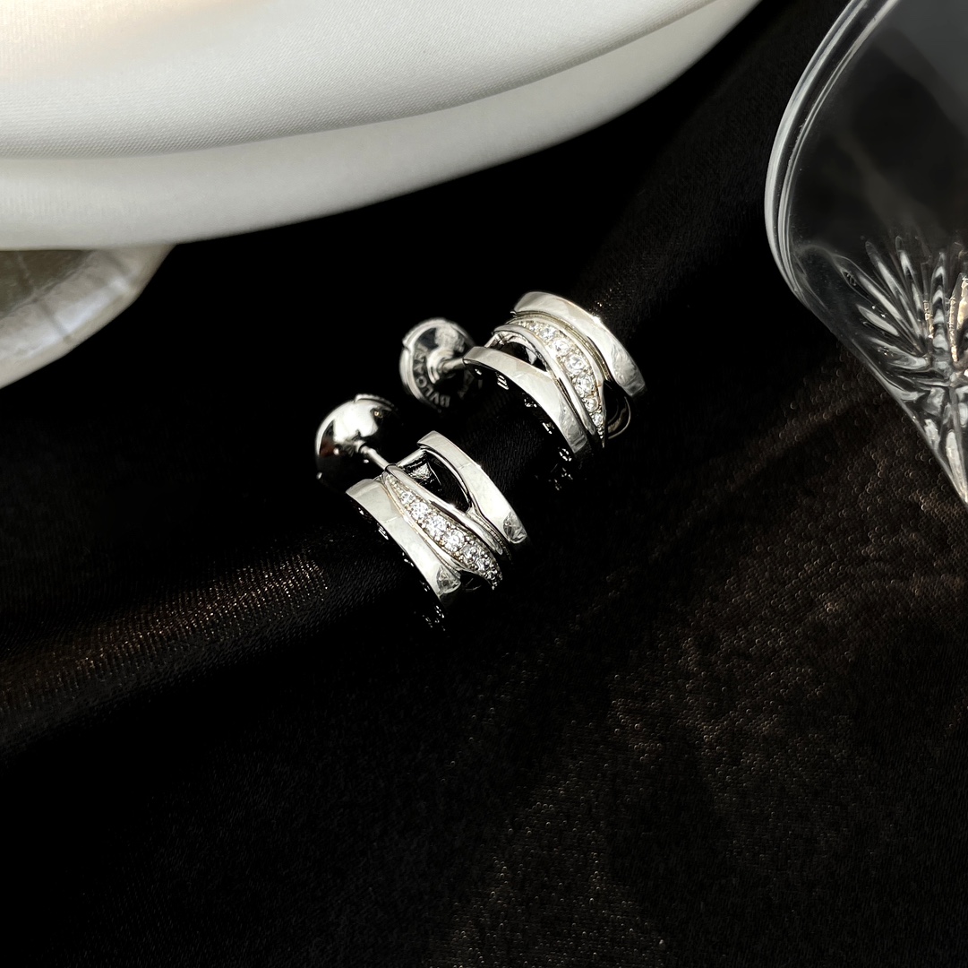 Bulgari B.ZERO1 series hollow diamond earrings