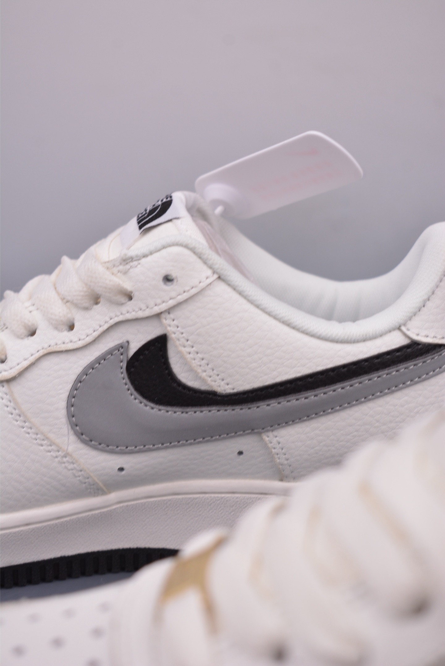 The North Face x Nike Air Force 1'07 Low TNF Sneakers White, Black and Gray Double Hook AM1588-006