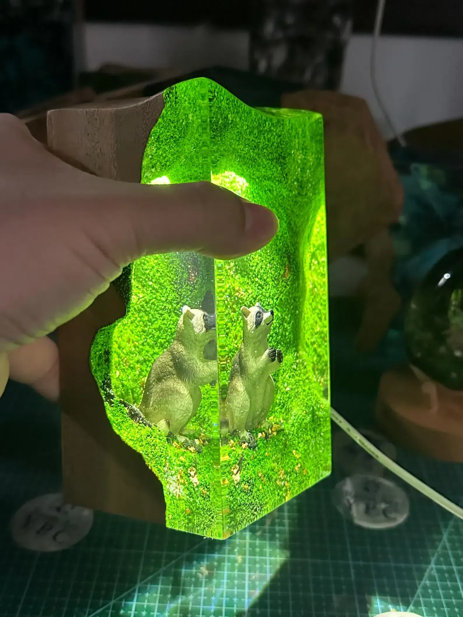 🔥ON SALE 59% OFF🔥RACCOON RESIN WOOD NIGHT LIGHT