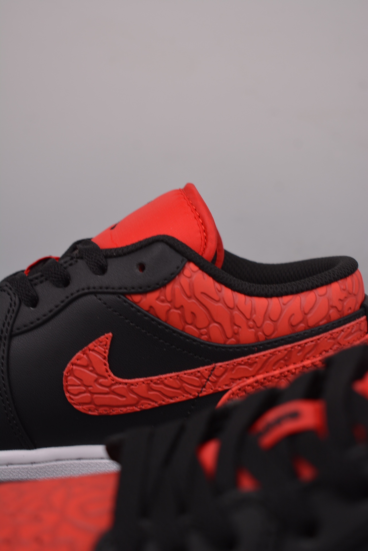Air Jordan 1 Low Black and Red Cracked 553558-013