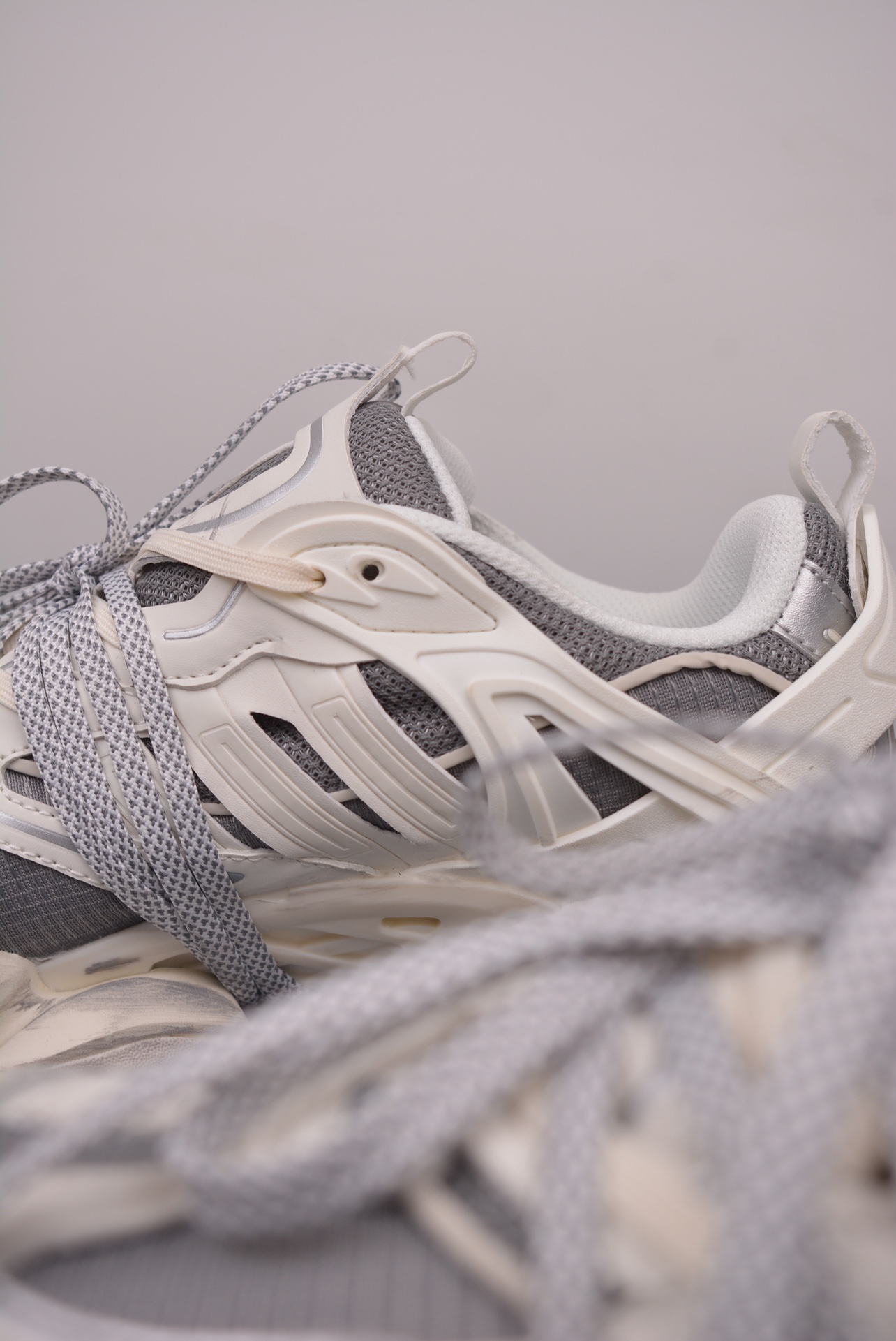 Adidas XLG Runner Deluxe White and Gray Old Version JS1588