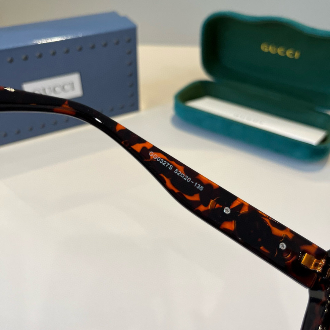 Gucci Round Frame Sunglasses