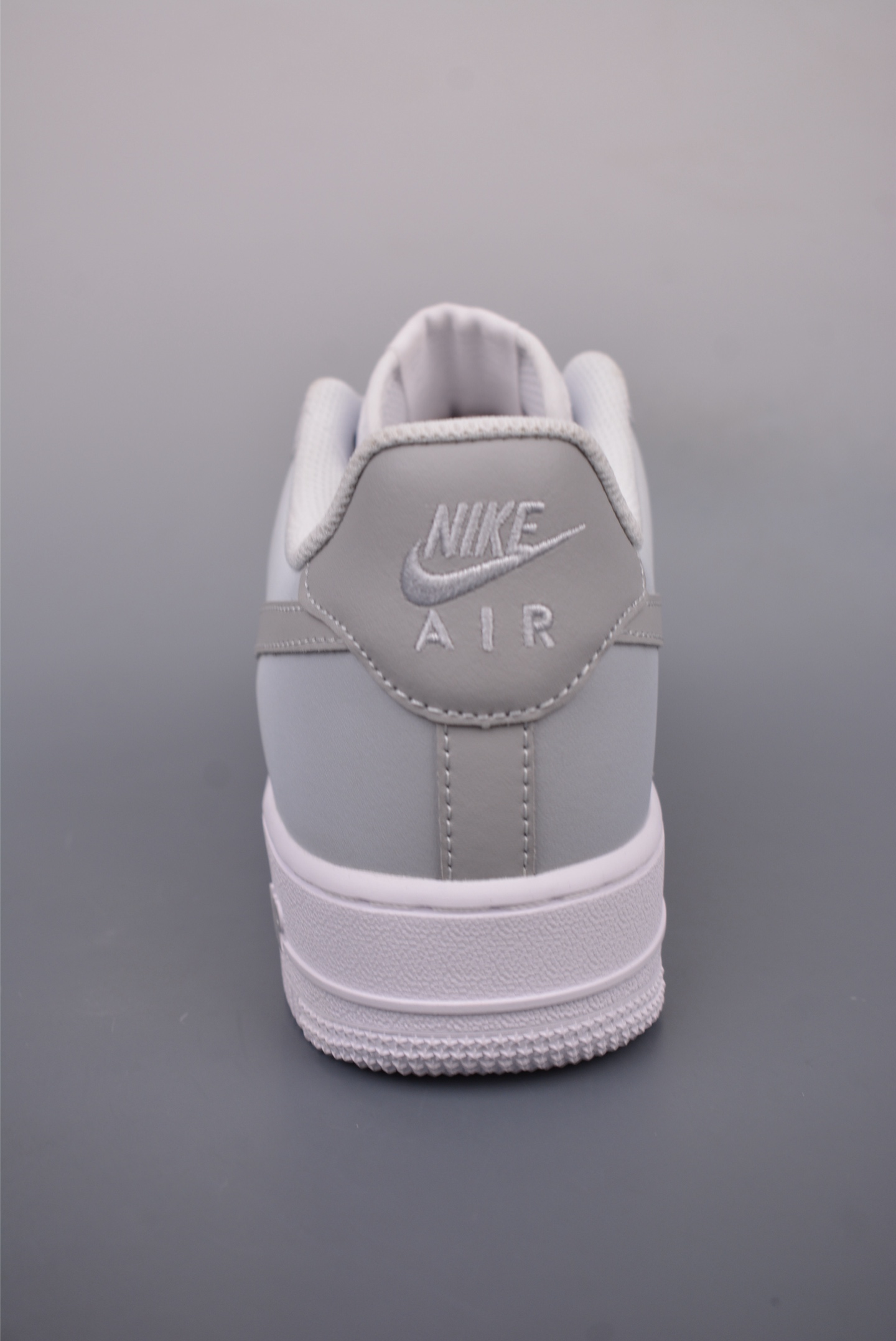 Nike Air Force 1'07 Low WhiteSliver FN0366-102