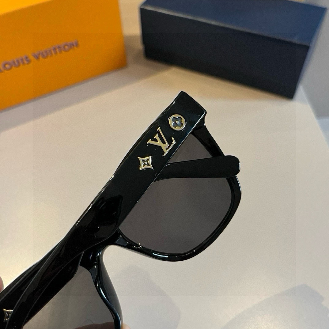 Louis Vuitton square-frame sunglasses
