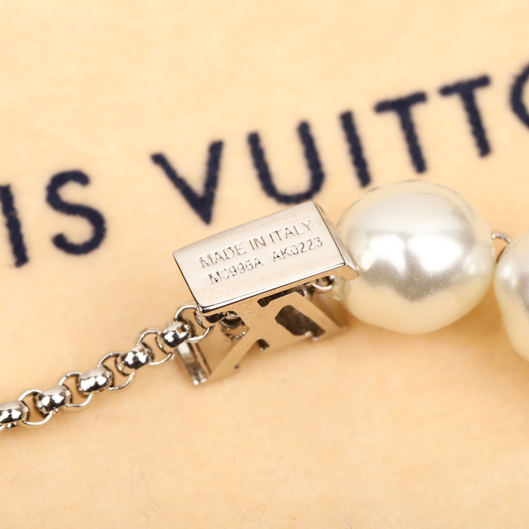 Louis Vuitton New Pearl Bracelet