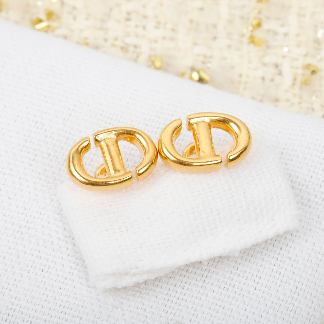 Dior CD letter earrings