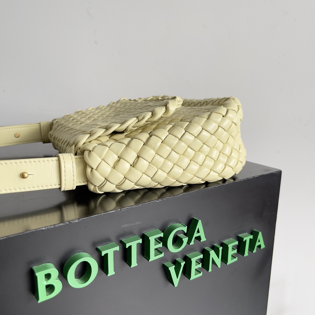 Bottega Veneta mini cobble bag 762711