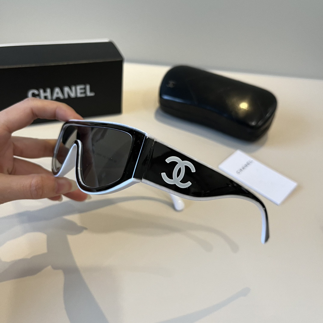 Chanel round frame sunglasses