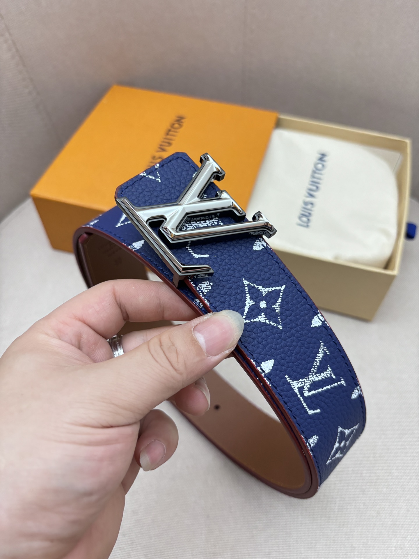Louis Vuitton Lychee Print Double-Sided Men's Belt, 4CM Width