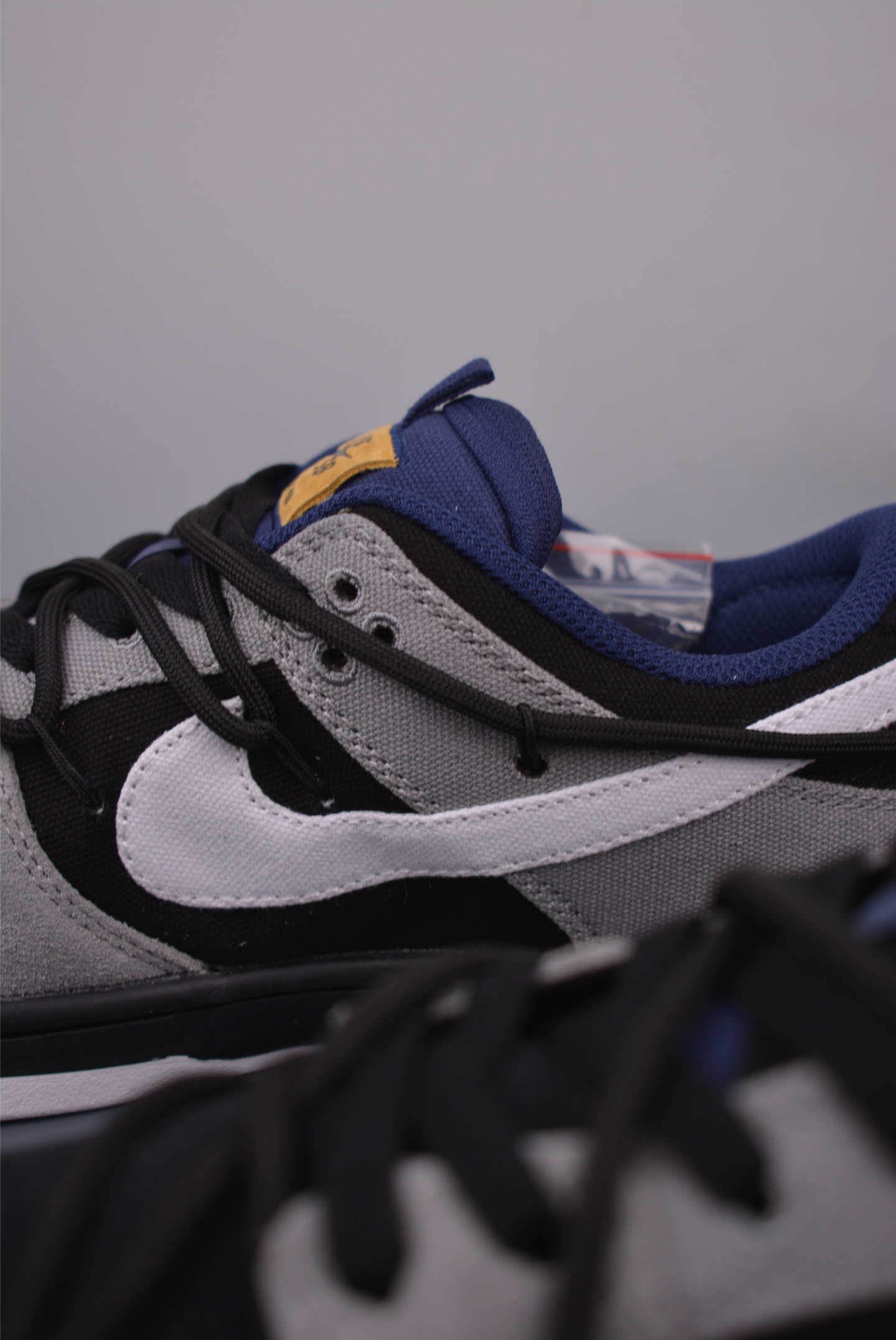 NIKE SB Dunk Low 