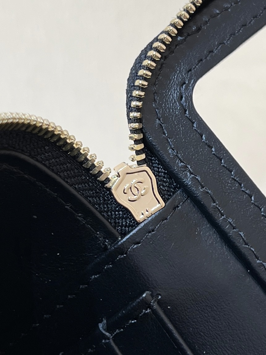 Chanel 25C handle long box AP4404