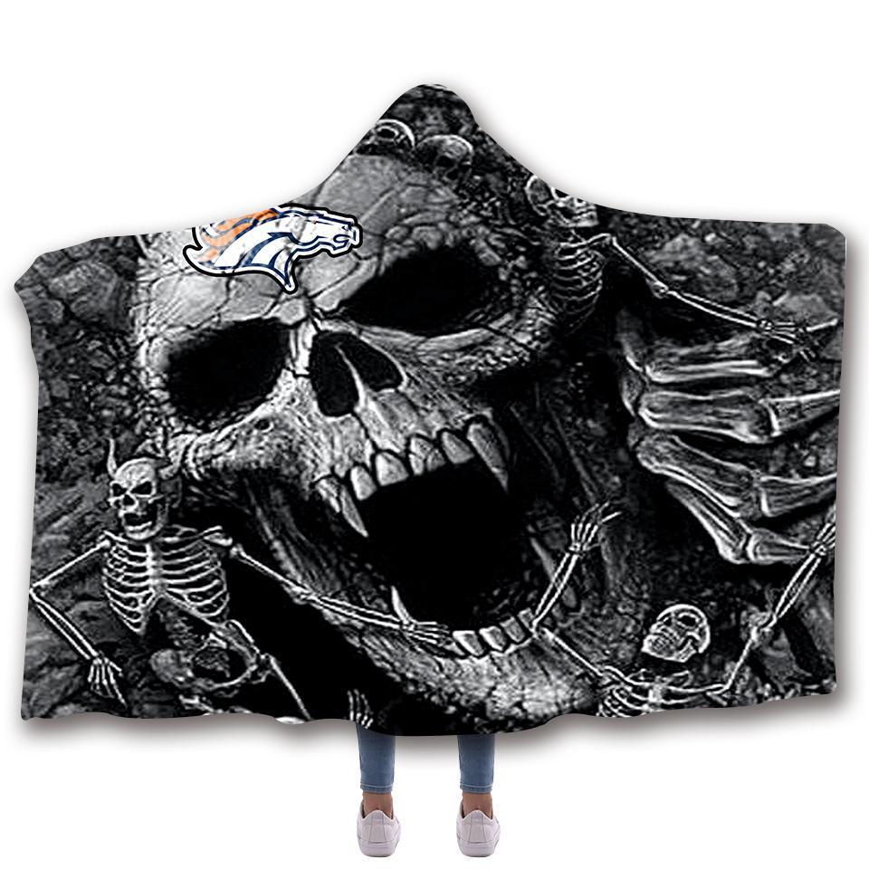 DENVER BRONCOS CLASSIC 3D HOODED BLANKET