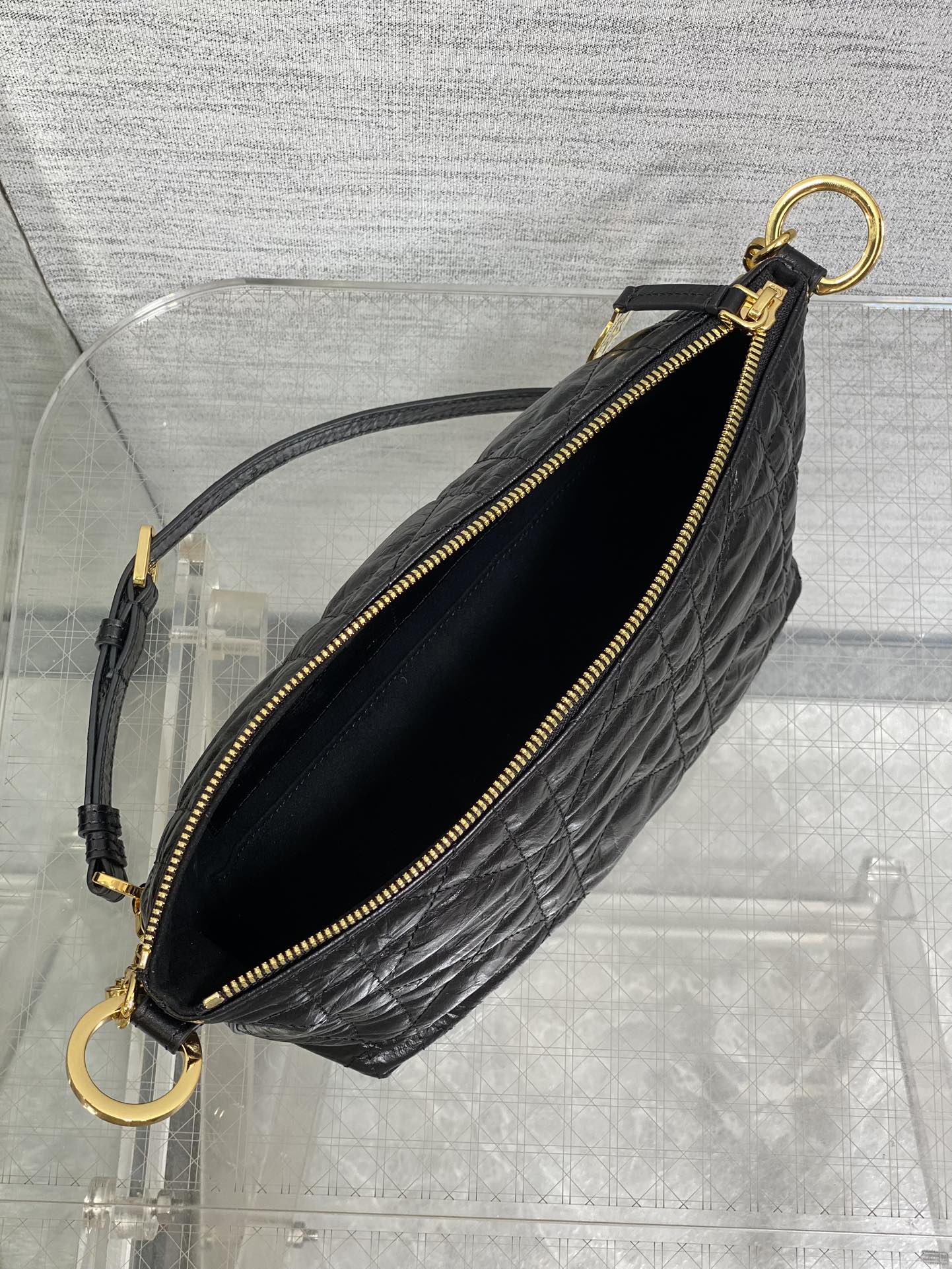 Dior Hobo star chain bag