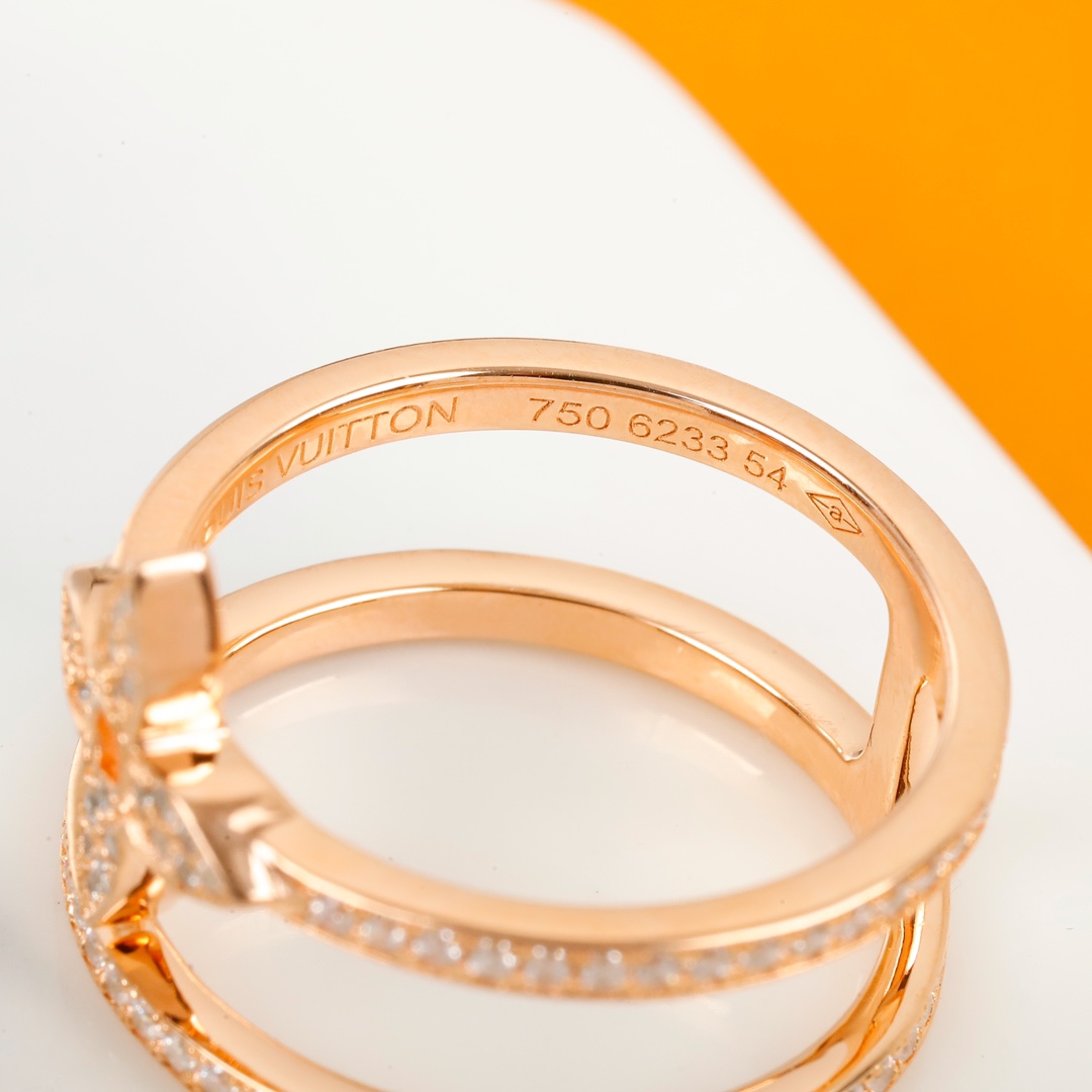 Louis Vuitton double diamond ring