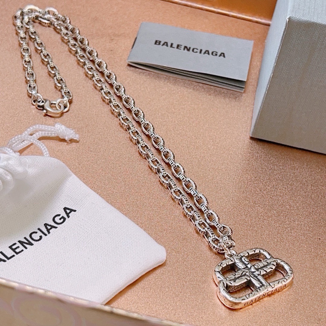 Balenciaga BB chain vintage necklace