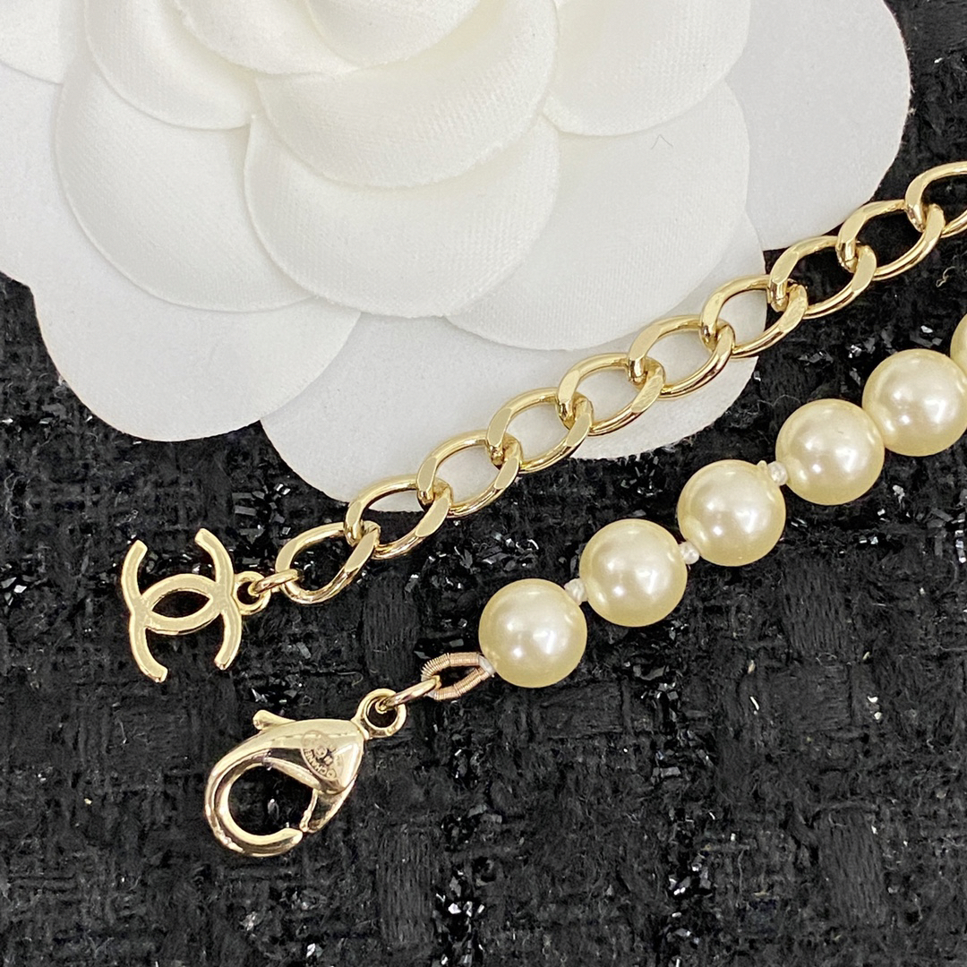 Chanel full diamond double c pearl necklace