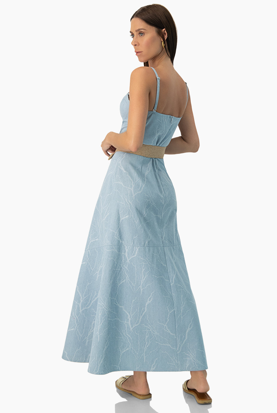 Maxi vestido con tirantes y botones