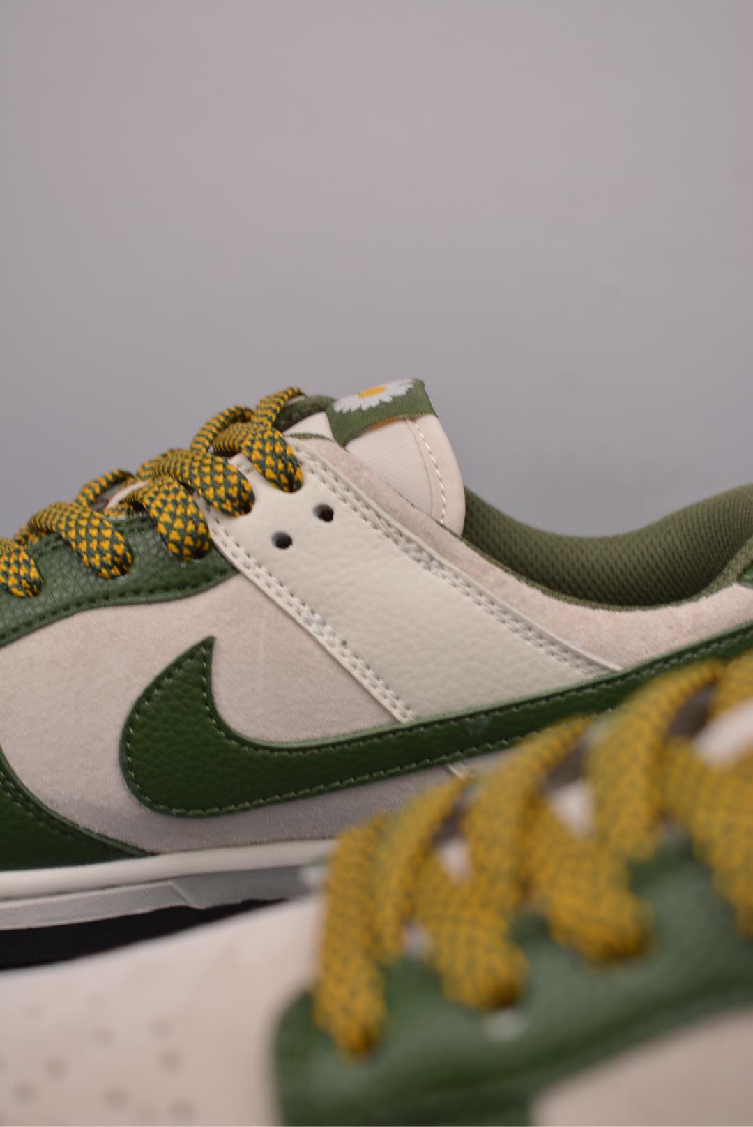 G-Dragon PEACEMINUSONE x Nike SB Dunk Low Dark Green Off-White DJ2024-072