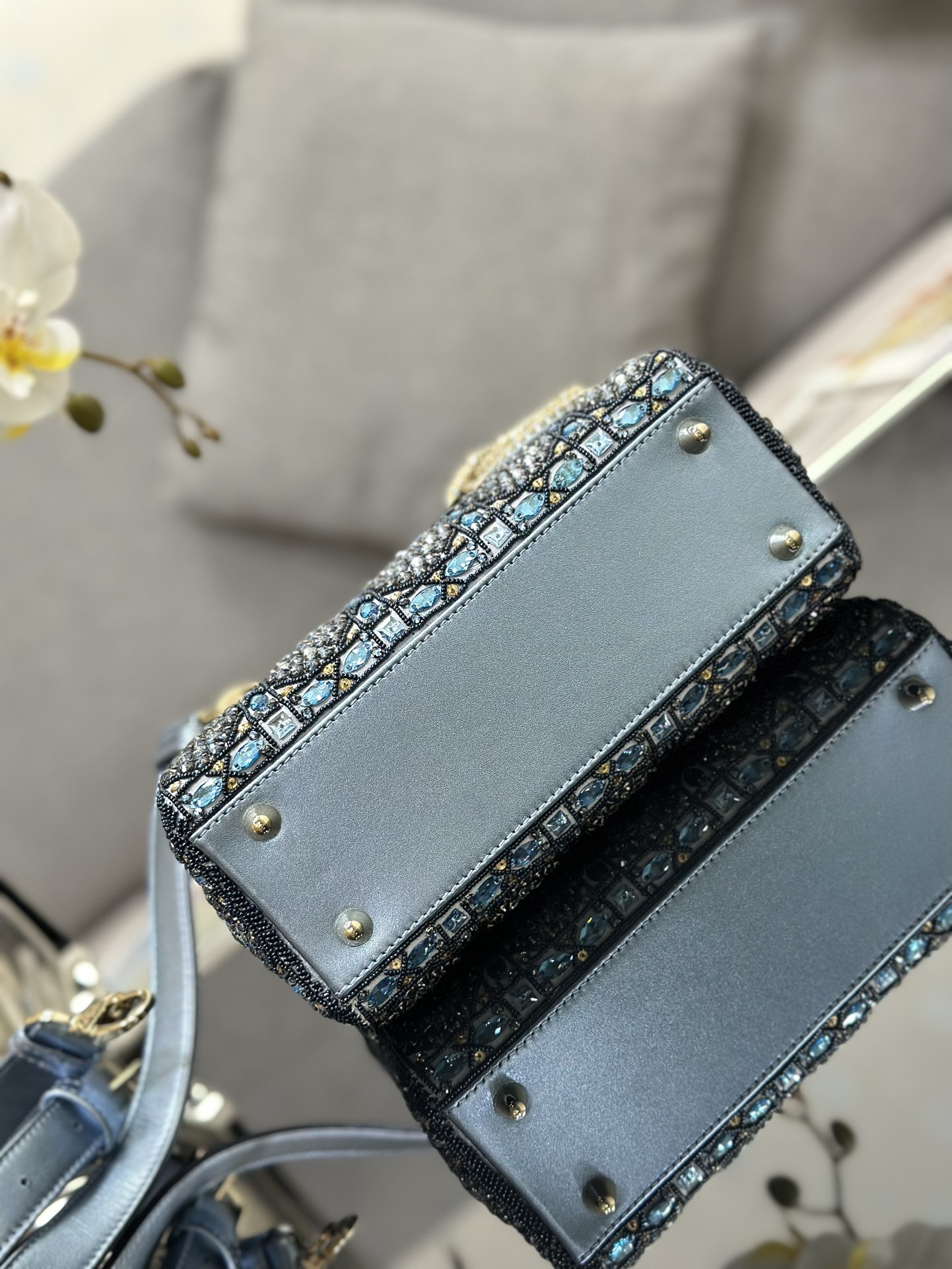 Dior Lady four-grid embroidery rhinestone blue M0538