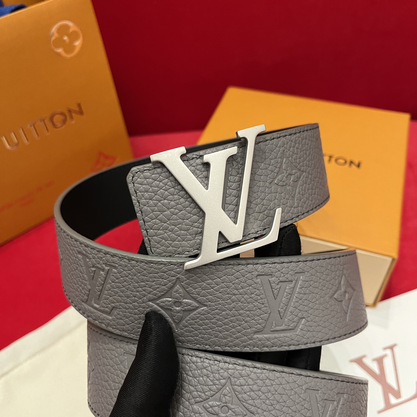 Louis Vuitton Litchi Embossed Cowhide Men's Belt, 4CM Width