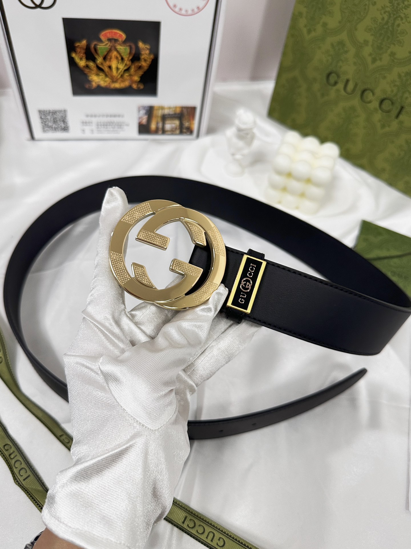 Gucci carved steel buckle leather belt width 3.8cm