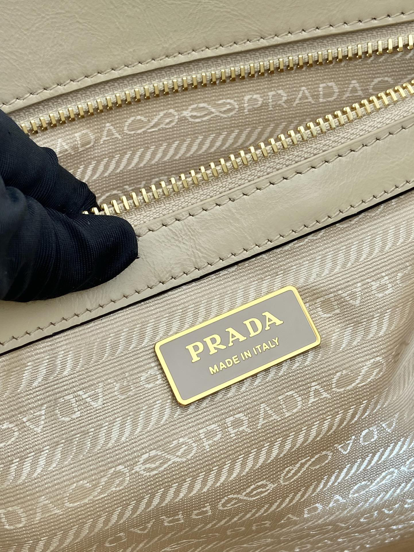 Prada waxed tote bag 1BG460
