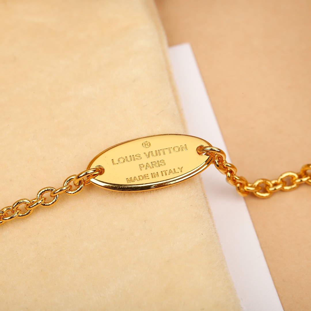 Louis Vuitton Multi-element Items Bracelets