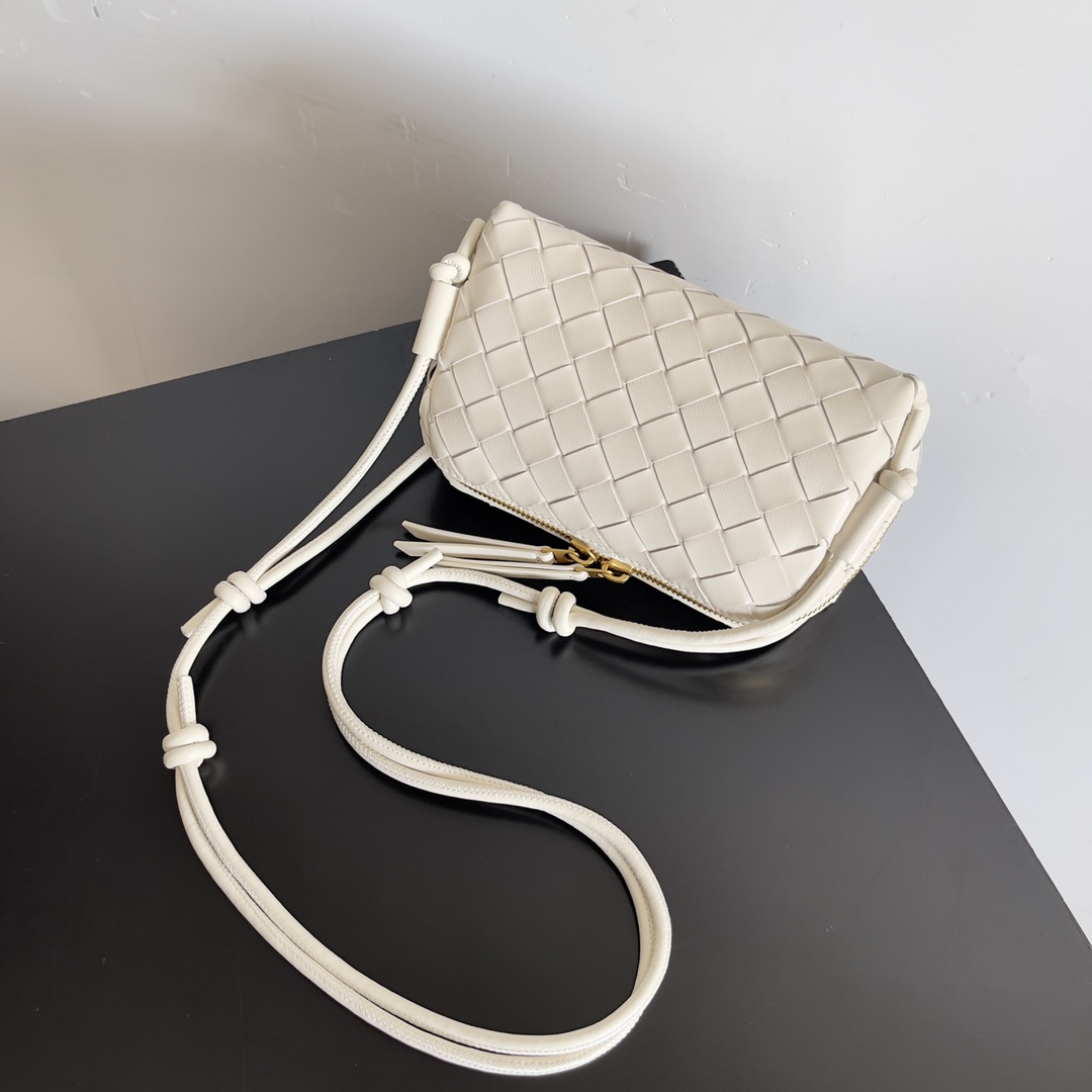 Bottega Veneta Concert Pouch Mini Bag 794258