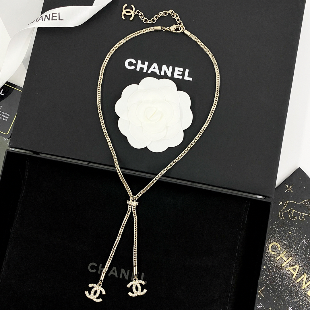 CHAN 24 Double C Pendant Light Gold Y Chain