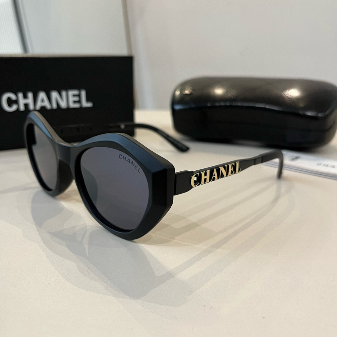 Chanel round frame sunglasses