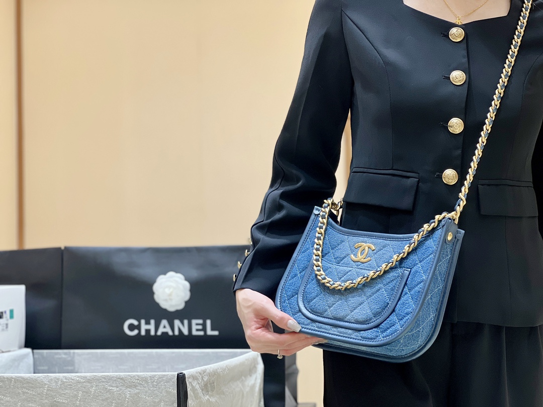 Chanel 24S denim hobo AS4532 00128