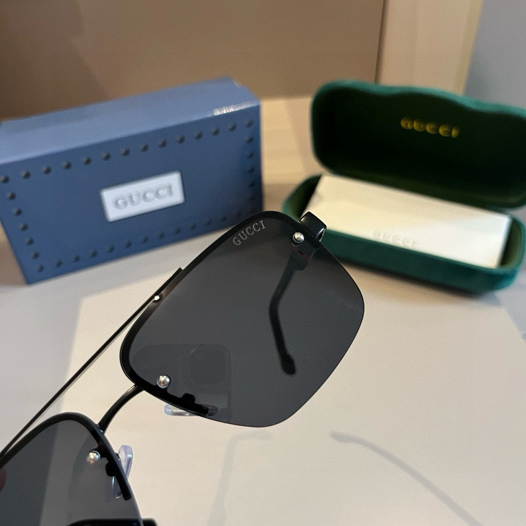 Gucci Square Frame Sunglasses