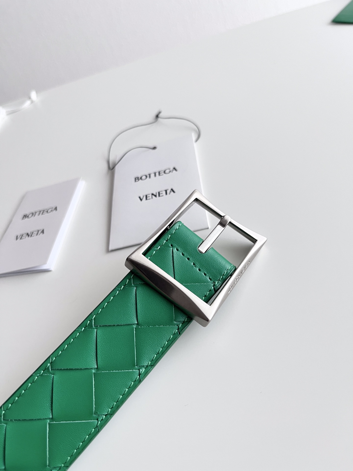 Bottega Veneta intreccio woven cowhide double-sided waistband with a width of 3.5cm