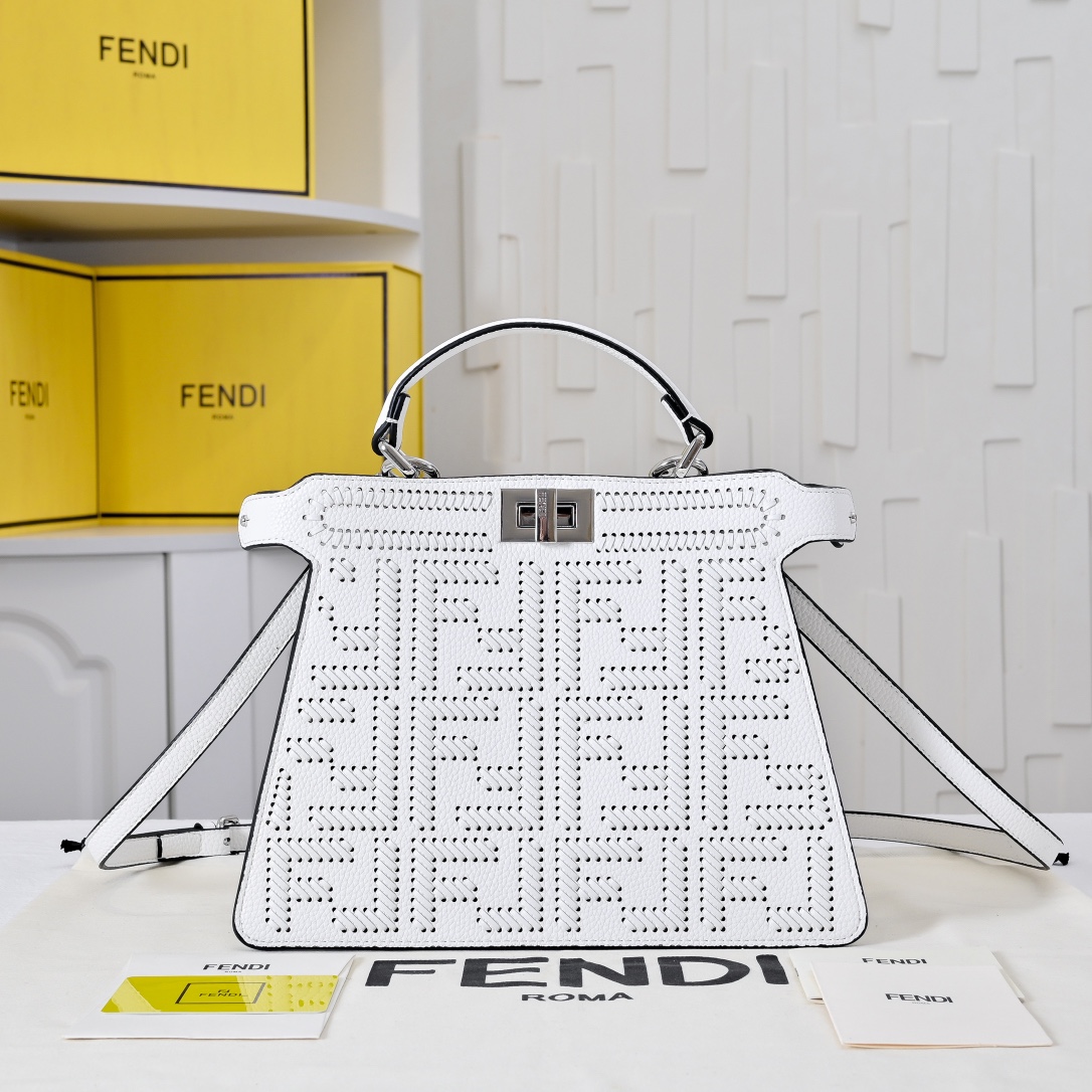 FENDI ekaboo iseeu small bag 3372