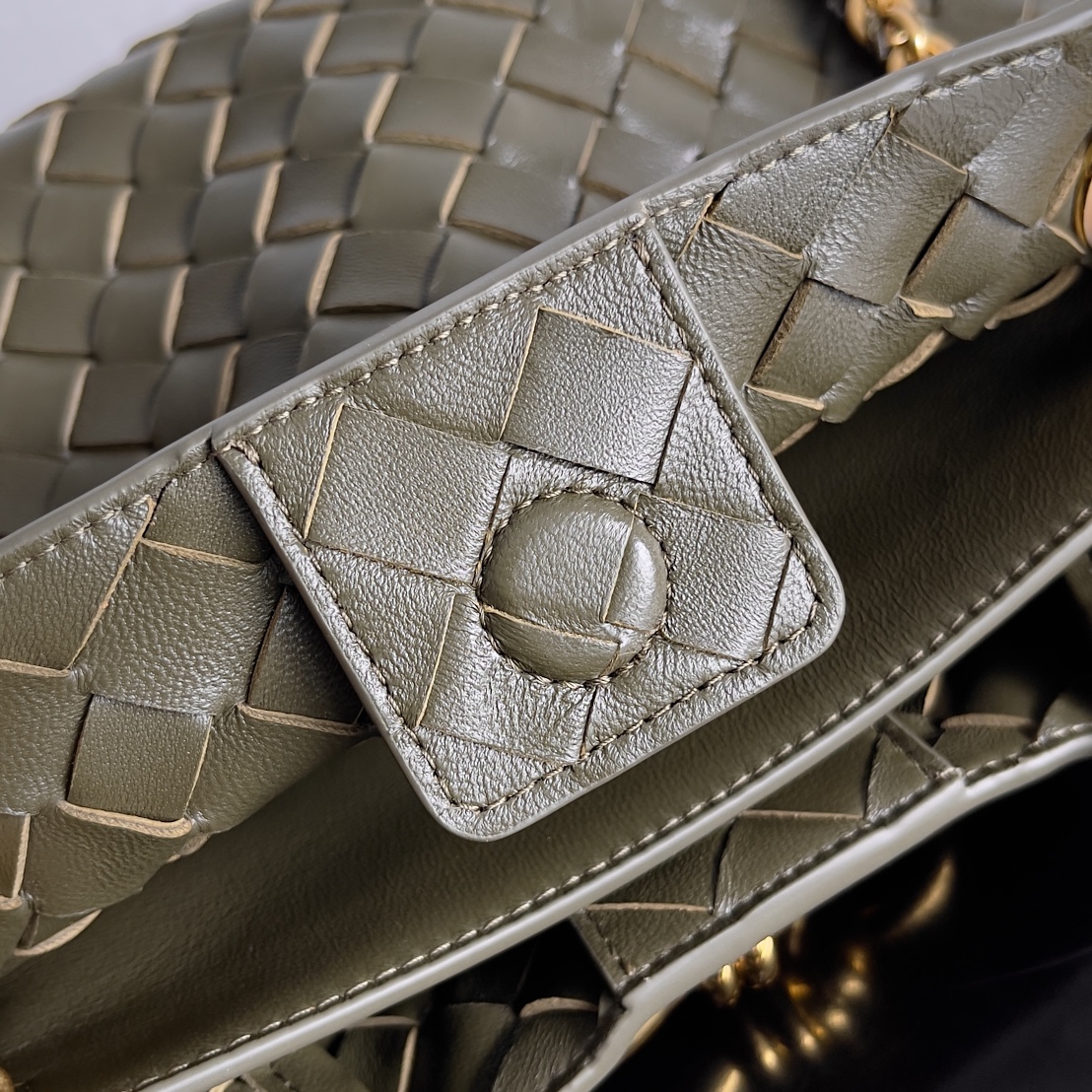 Bottega Veneta ANDIAMO Small Chain Bag 786008