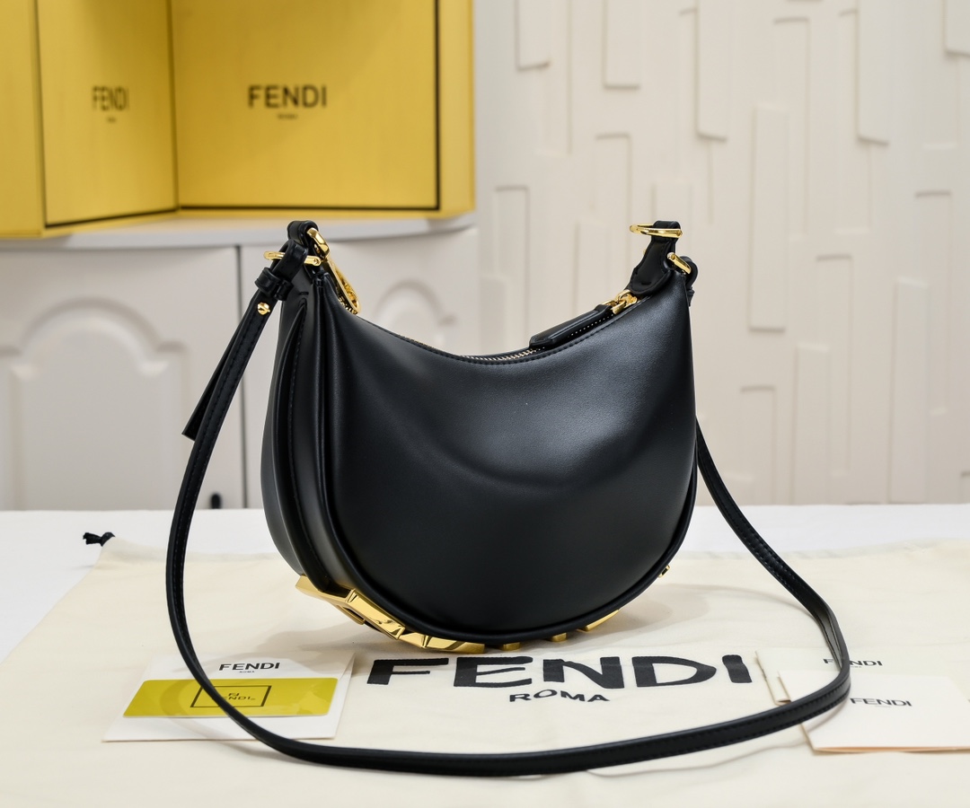 FENDI praphy underarm bag 1009