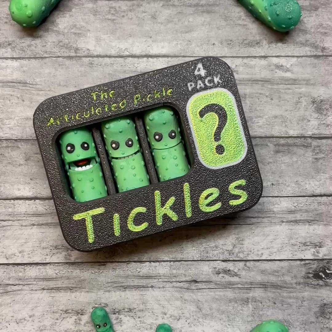 🥒 Pickle Pack Keychain