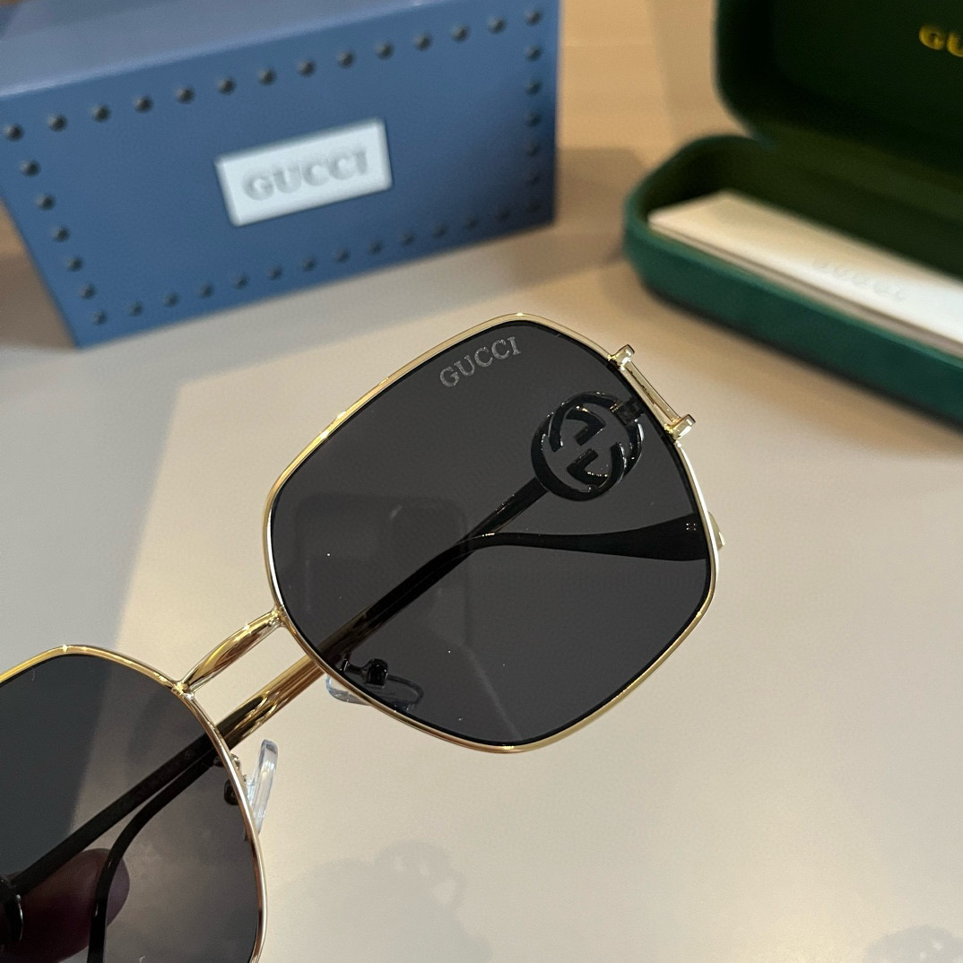 Gucci Square Frame Sunglasses