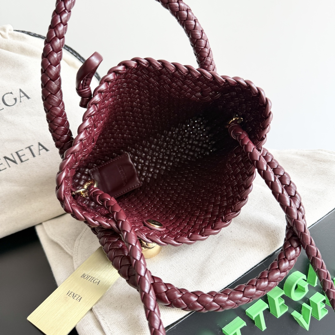 Bottega Veneta TOSCA woven handbag 776755