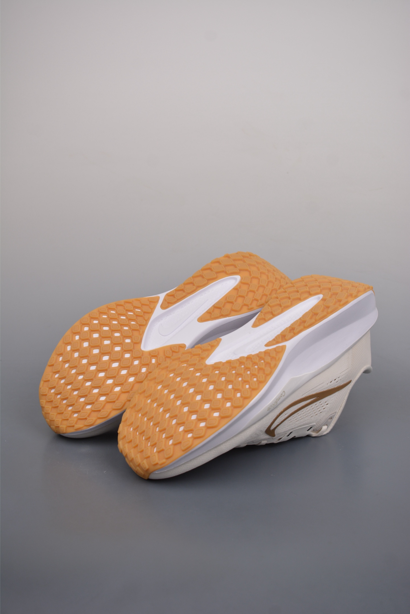 Nike Zoom Quest 6 Mesh Beige White Gold FD6034-003