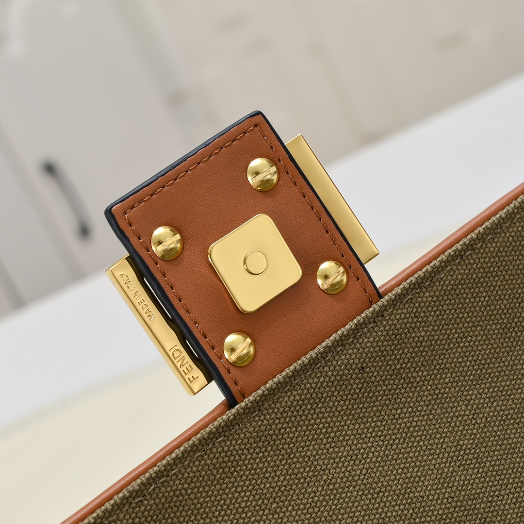 FENDI Baguette Shoulder Bag 1008
