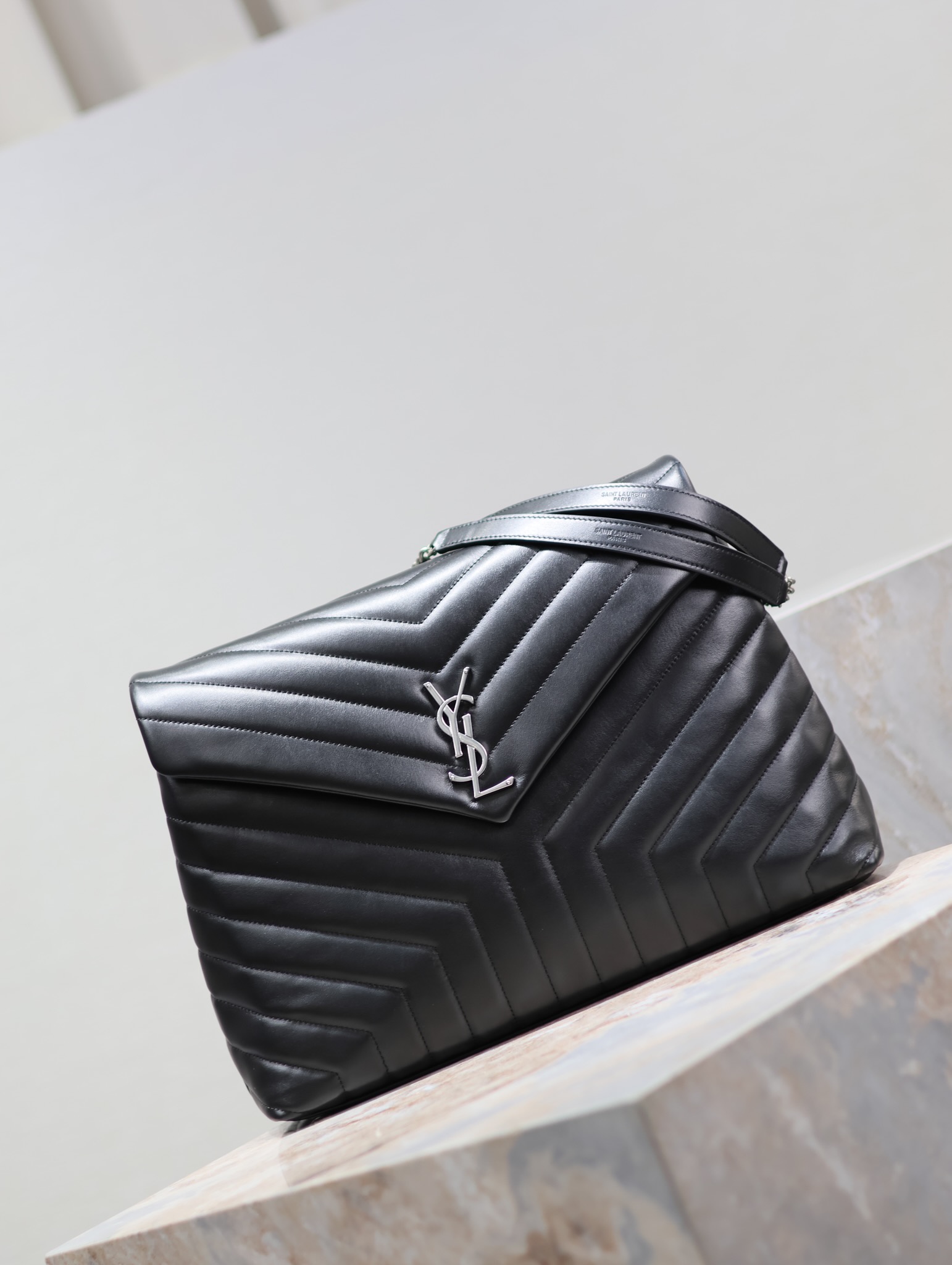 Saint Laurent LouLou Large Tote 574947