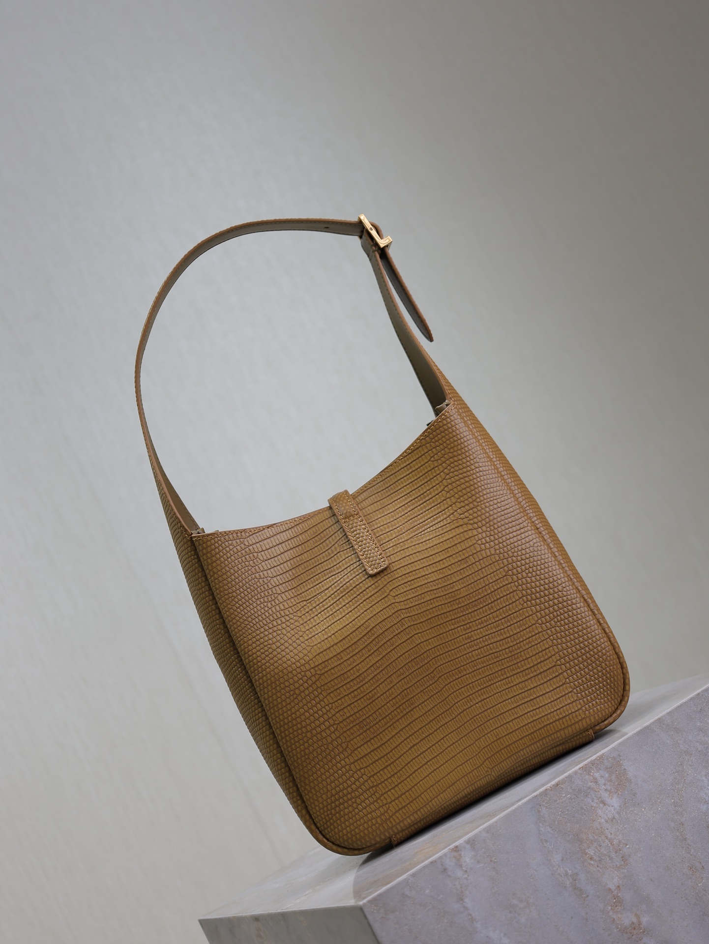 Yves Saint Laurent LE 5A7 Underarm Bag 713938