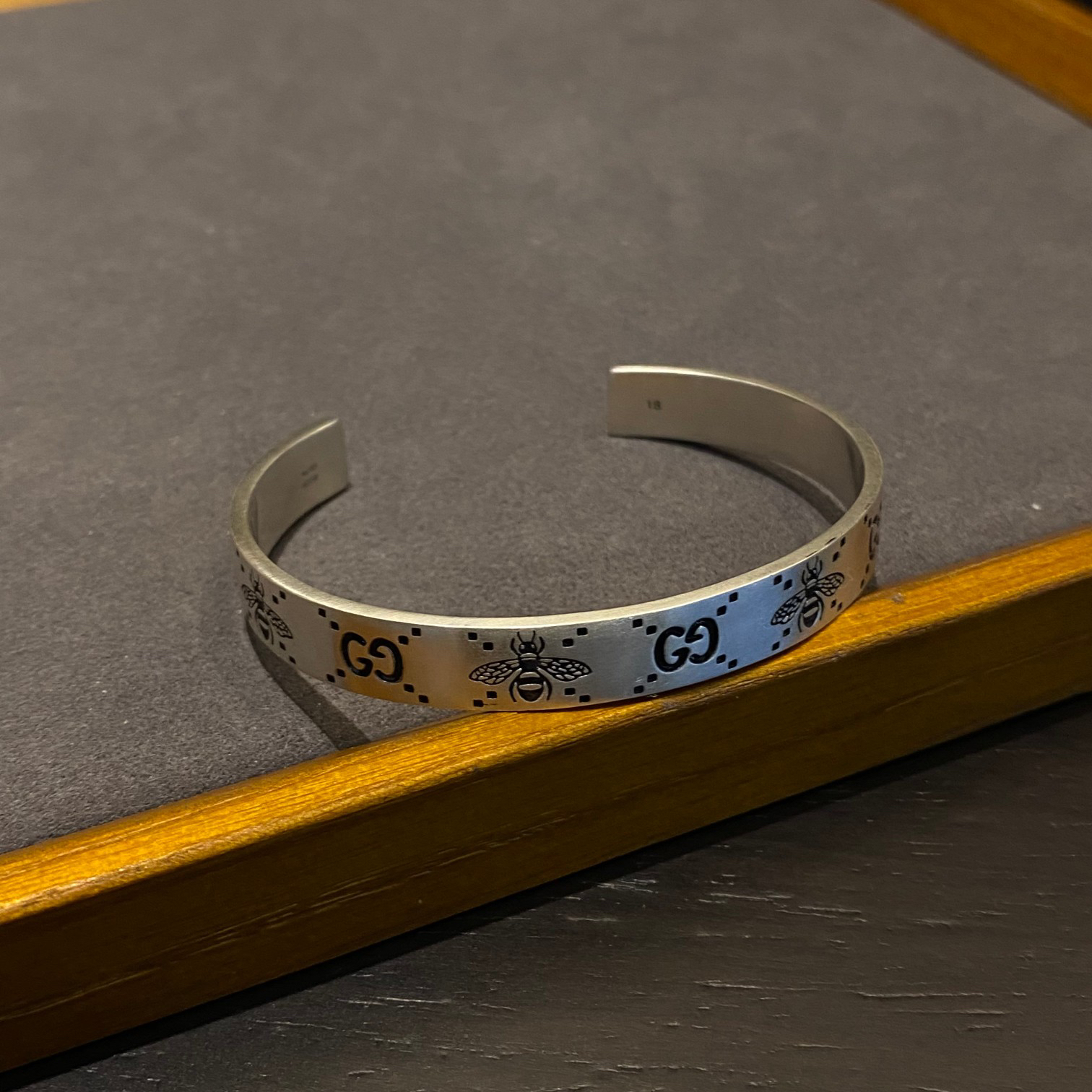 Gucci Bee Engraved Bracelet