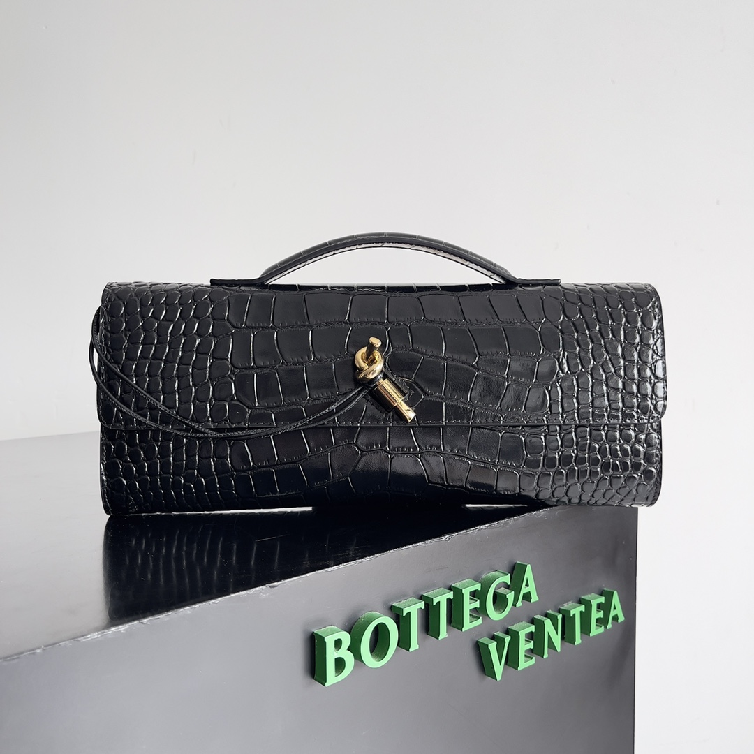 Bottega Veneta Andiamo rare crocodile leather handbag 741511