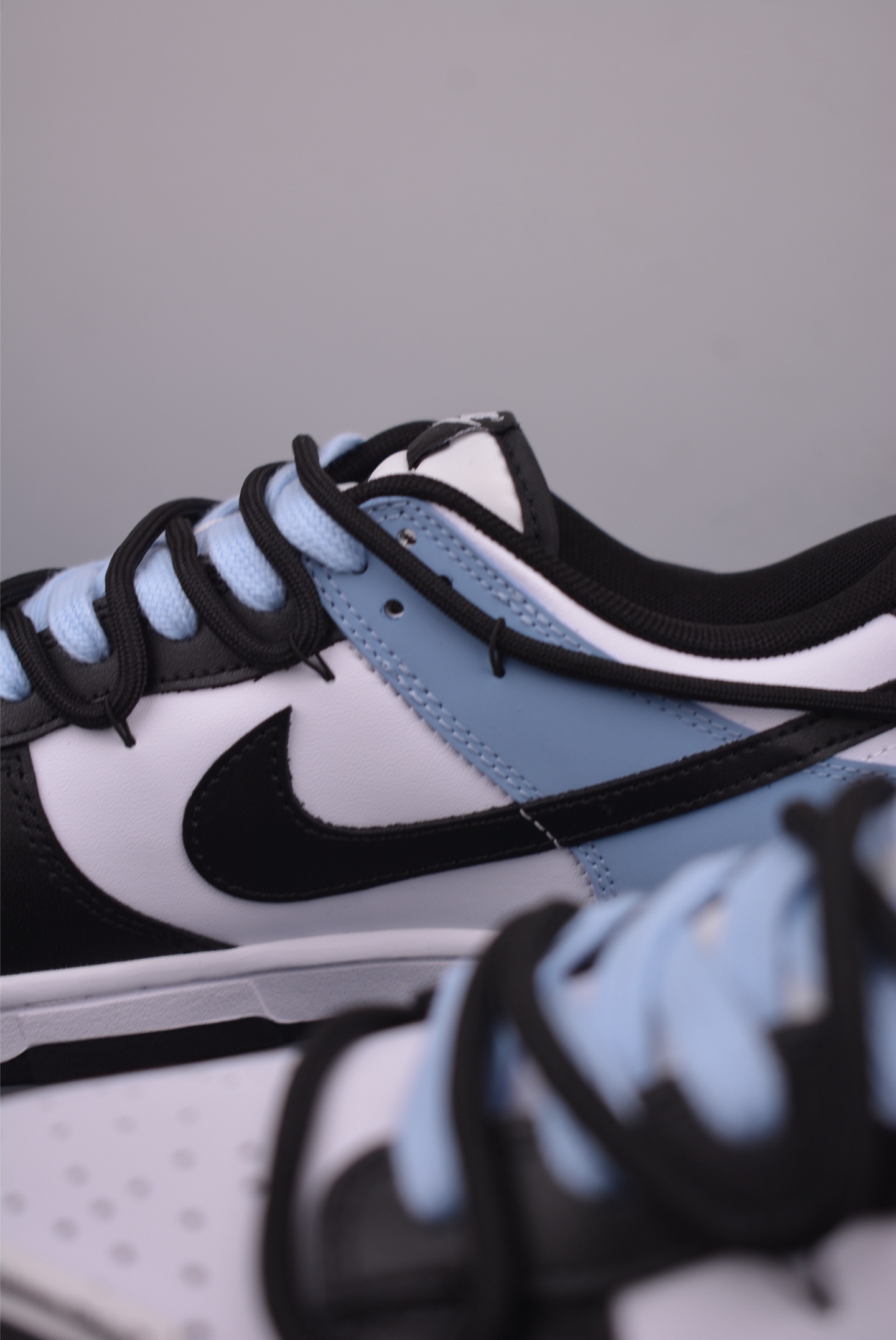 NIKE SB Dunk Low 