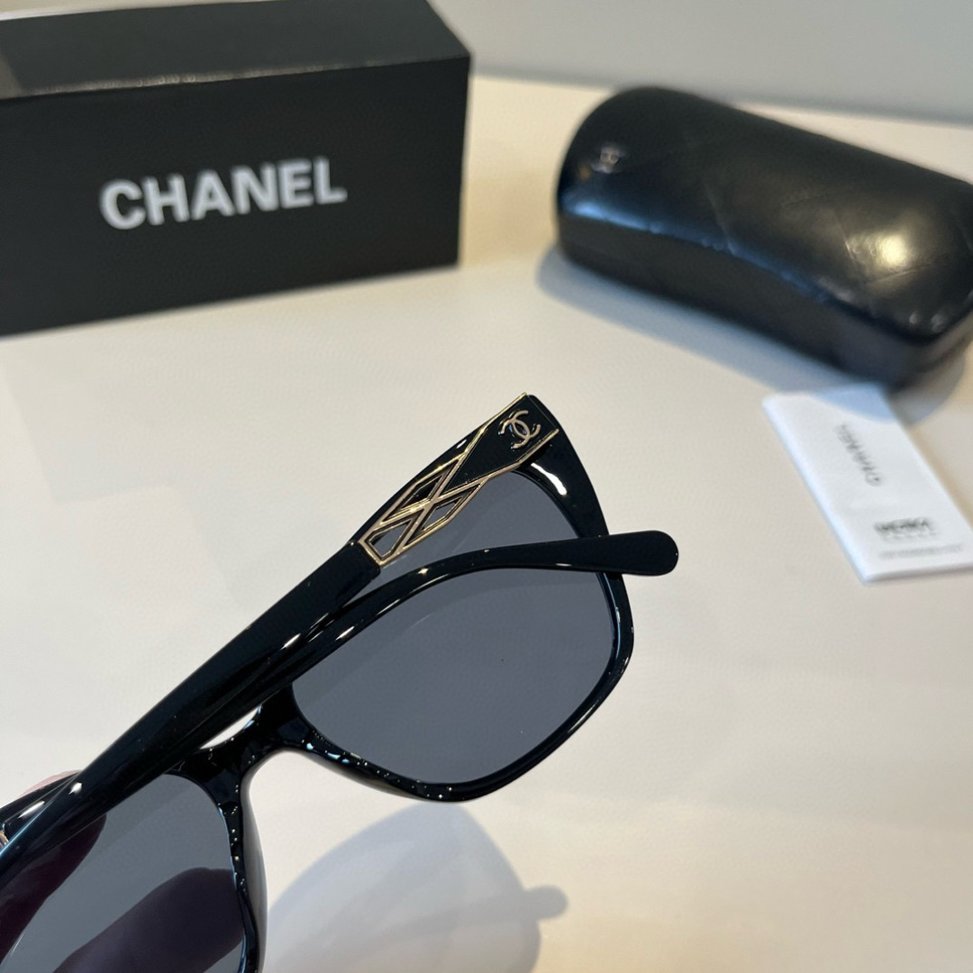 Chanel round frame sunglasses