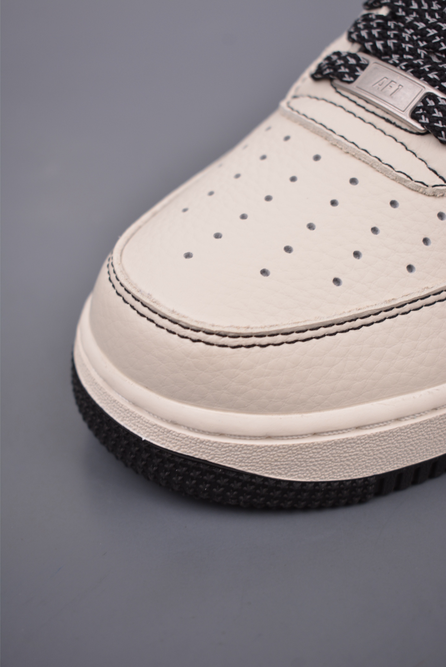 UN x Nike Air Force 1’07 Low White Ink Black UN2588-121